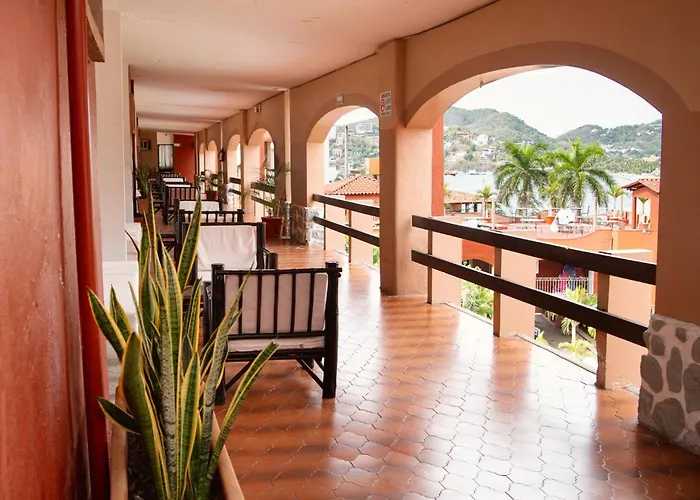 Hotel Zihua Caracol 3*