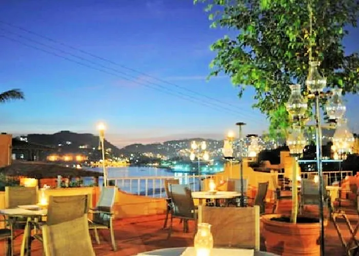 Zihua Caracol Hotel